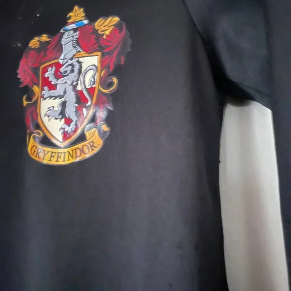 Harry Potter Gryffindor Robe - Picture 2 of 9